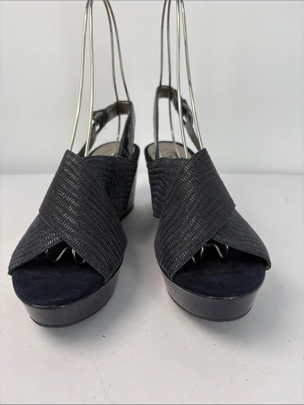🦢 Circa Cross-Strap navy Slingback Wedge Sandals